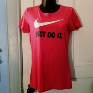 NIKE Slim Fit Short Sleeve Shirt